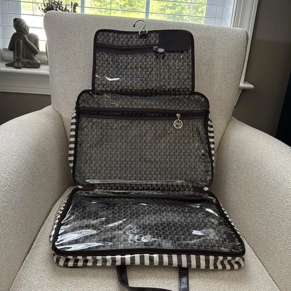 🌸Henri Bendel Carry All Bag🌸 - Picture 9 of 16